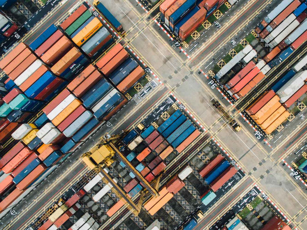 Aerial photo of lots of shipping containers