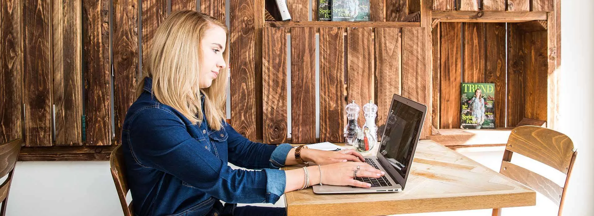 woman on a laptop in a cafe