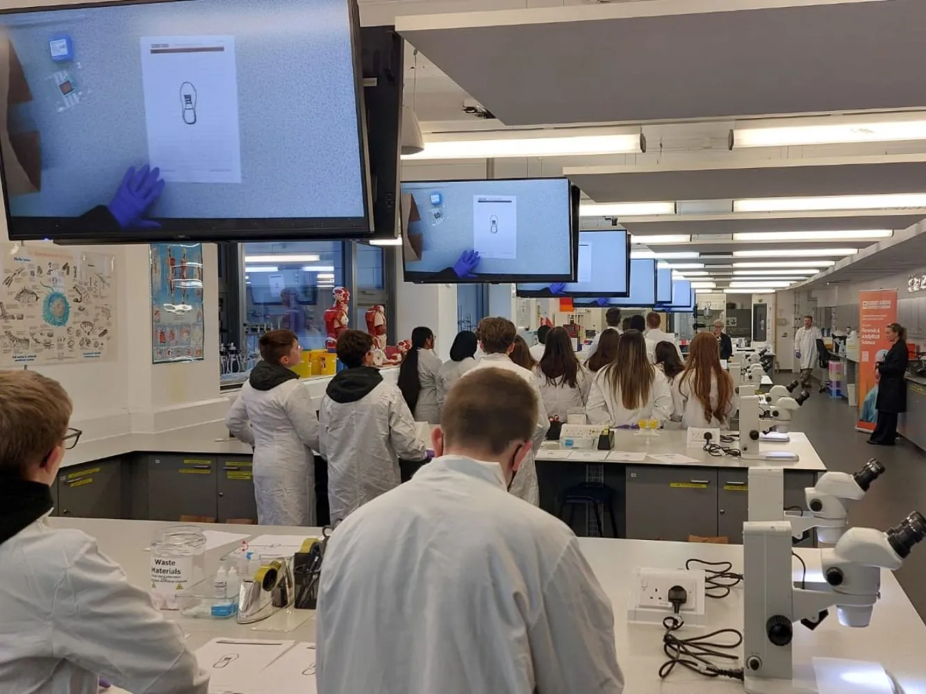 Pupils in the Biomedical Science Lab