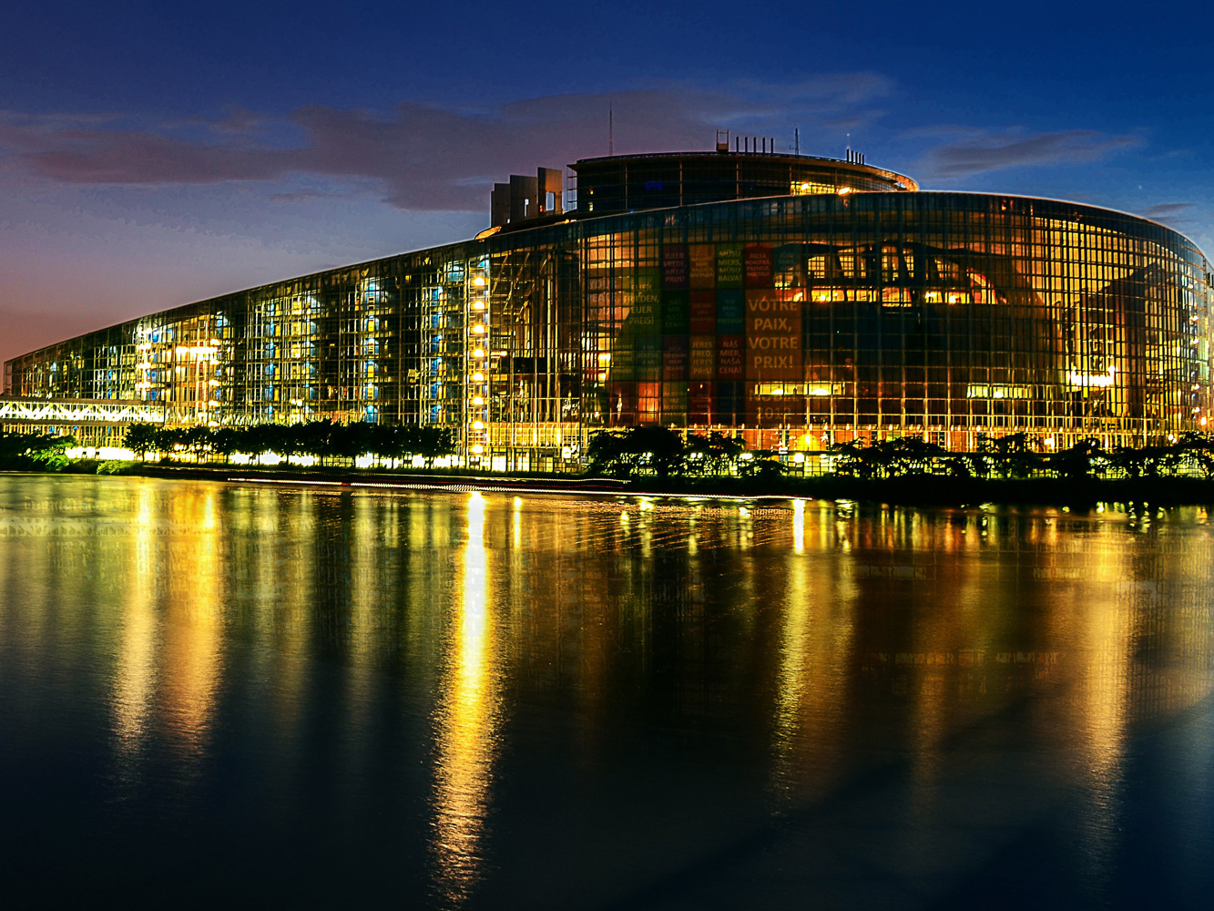 Democratic Legitimacy in the EU: Inside the 'Black Box’ of Informal Trilogues Democratic Legitimacy in the EU: Inside the 'Black Box’ of Informal Trilogues