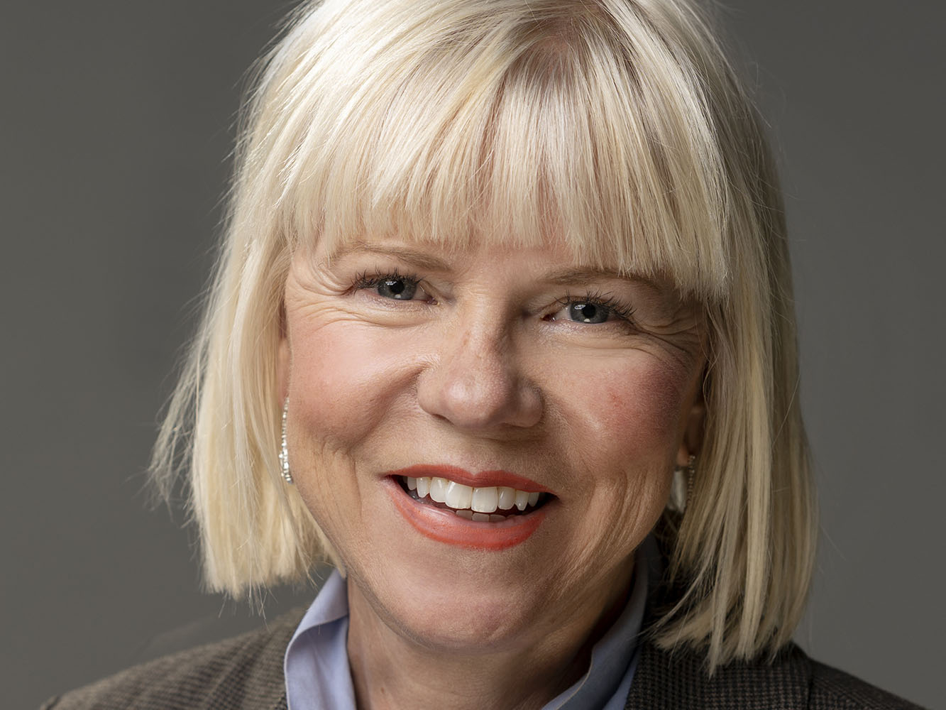 Annie-Hughes1333x1000