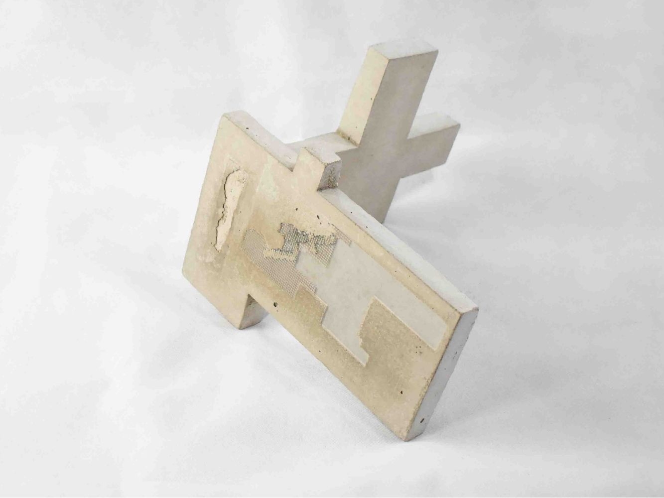 Concrete sculpture with hand embroidery inspired by Soviet memorialisation, brutalist architecture and Russian Avant-garde 