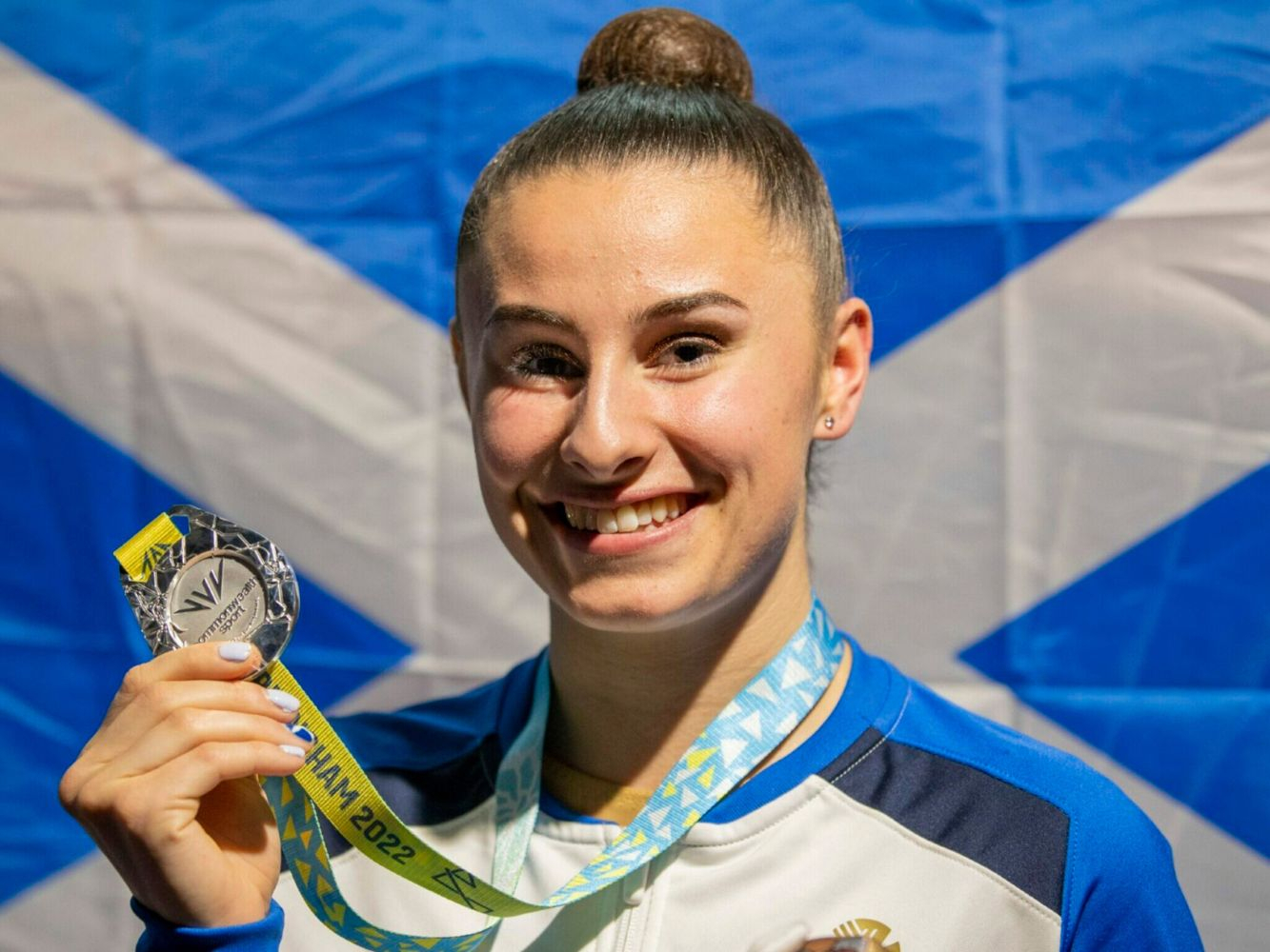 Louise Christie winning Commonwealth gold