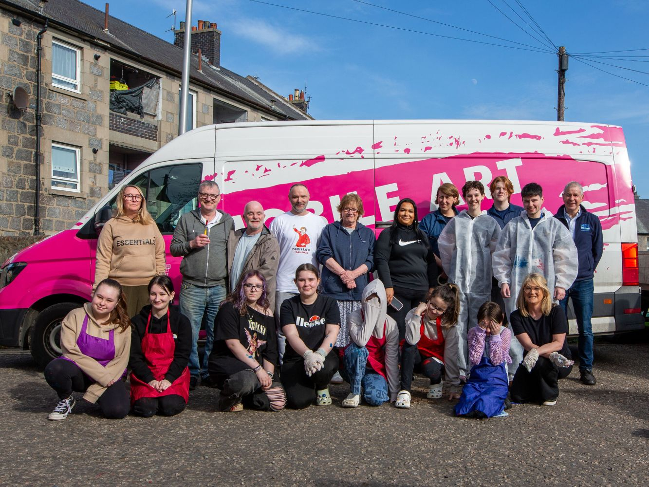 Students, staff and community come together with Gray's Mobile Art School
