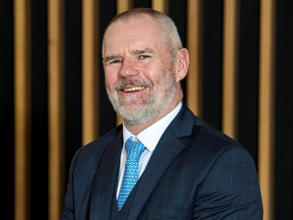 Professor Steve Olivier Professor Steve Olivier