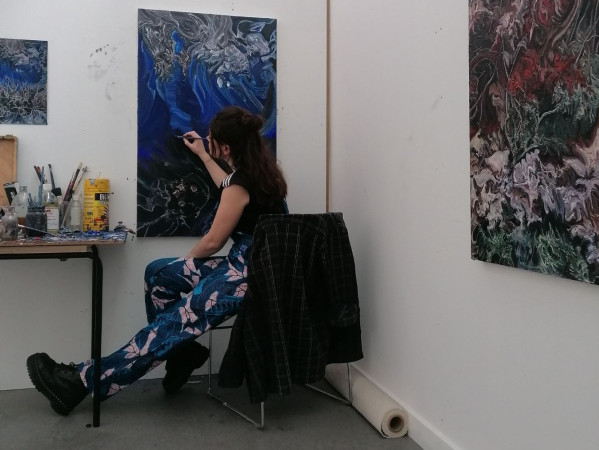 Image shows painter, Esther Thorniley-Walker who is a Freelands Studio Fellow