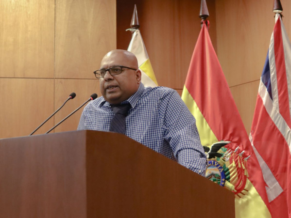 Professor Mamdud Hossain during his speech in La Paz, Bolivia. Professor Mamdud Hossain during his speech in La Paz, Bolivia.